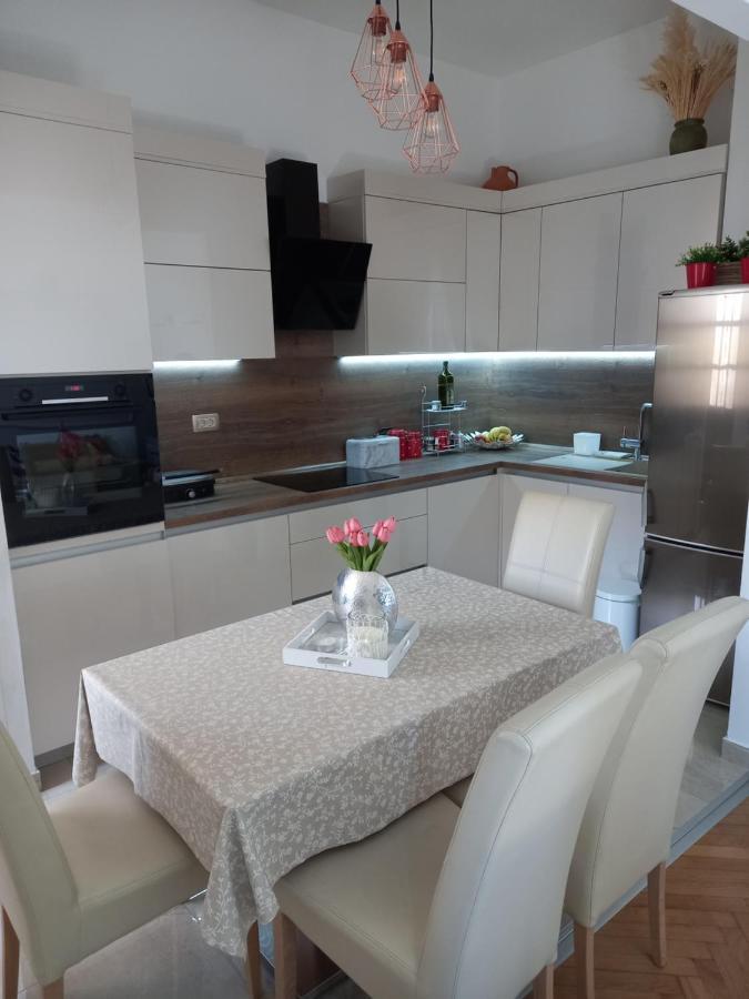 Apartman Beti Apartment Опатия Екстериор снимка