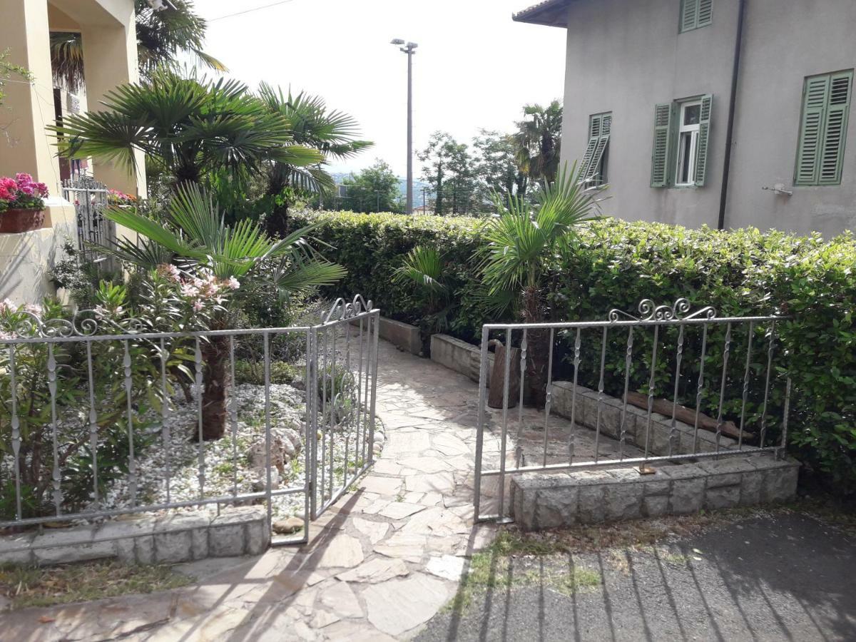 Apartman Beti Apartment Опатия Екстериор снимка